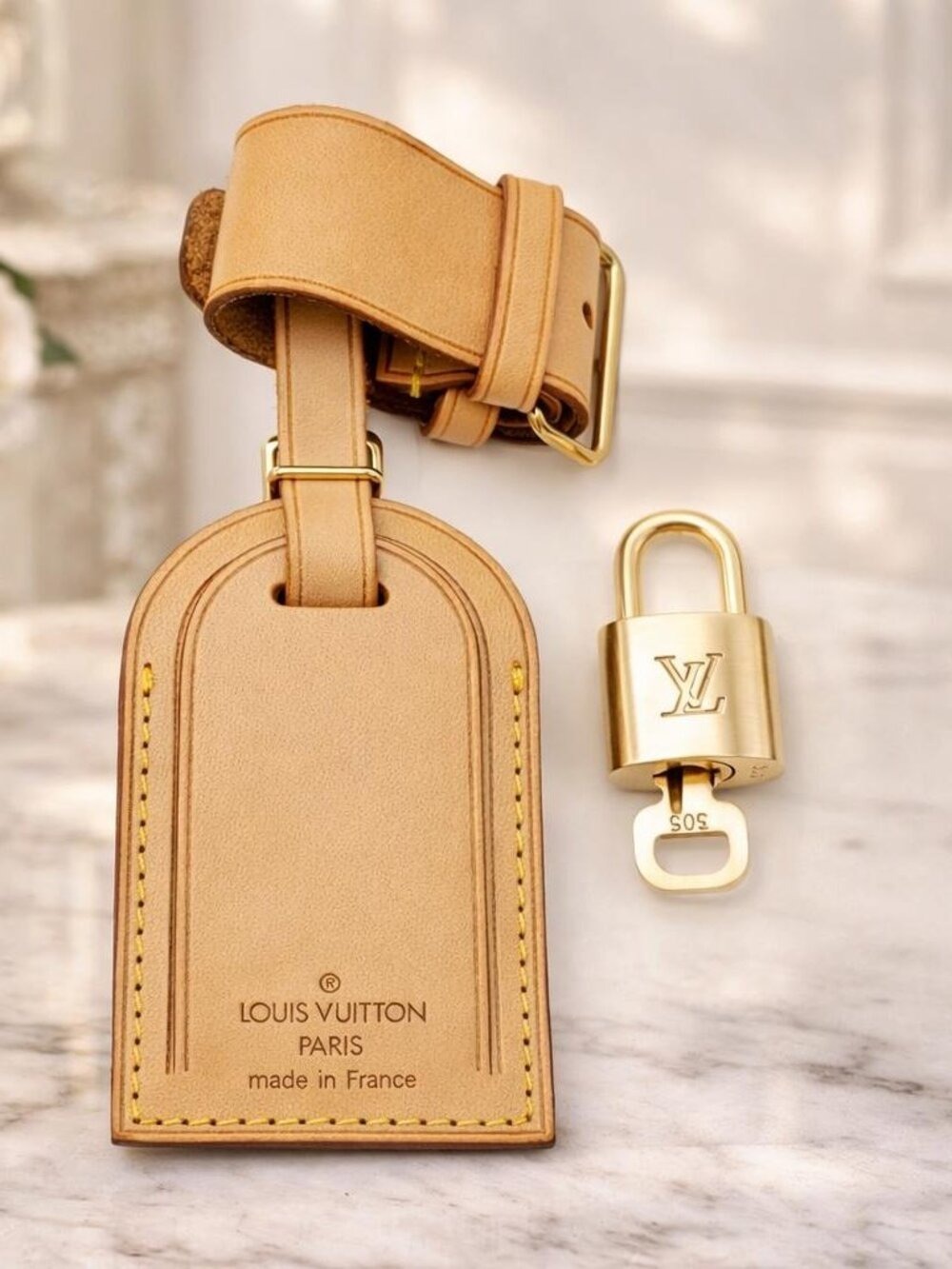 Authentic Louie Vuitton Luggage tag with Gold Lock and Key 🔐